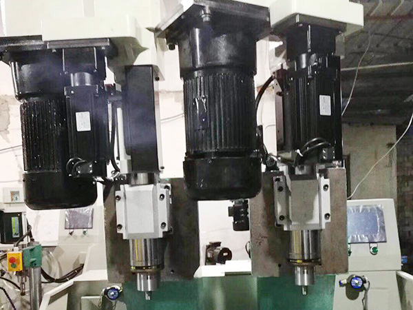 鉆孔機怎么安裝？玻璃鉆孔機爆孔裂孔原因是什么？